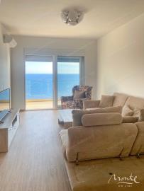 apartamenty-s-2-spalnyami-na-pervoj-linii-morya-s-privatnym-plyazhem_02