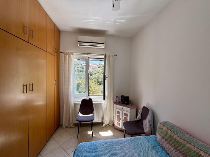 Image No.8-2 Bed Maisonette for sale