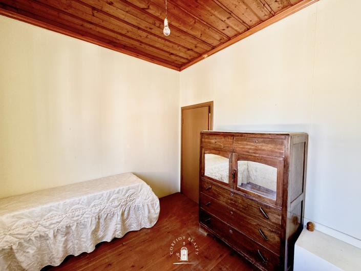 Image No.11-2 Bed House for sale