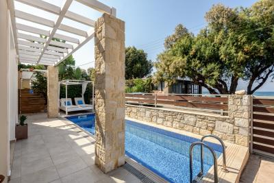 beautiful-seaside-apartment-with-private-pool-1
