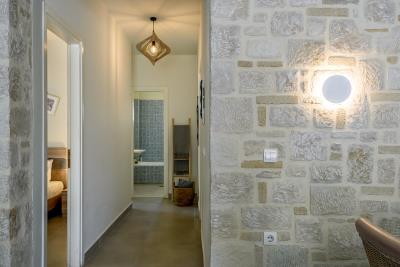 beautiful-seaside-apartment-with-private-pool-6