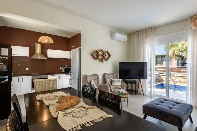 beautiful-seaside-apartment-with-private-pool-15