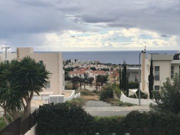 Detached Villa For Sale  in  Peyia