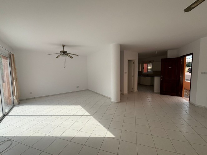 Image No.14-3 Bed Townhouse for sale
