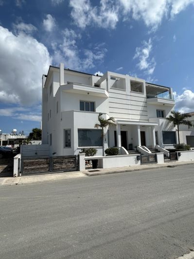 Paphos Town, Paphos Detached Villa For Sale | DT5604