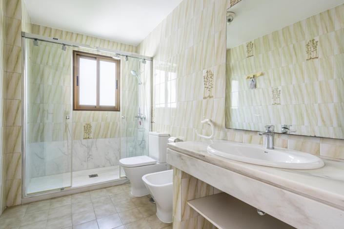 Image No.13-3 Bed Apartment for sale