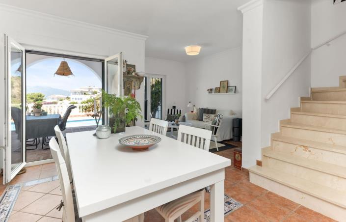 Image No.8-3 Bed Townhouse for sale
