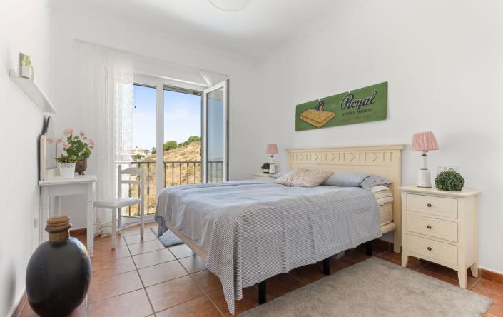 Image No.11-3 Bed Townhouse for sale
