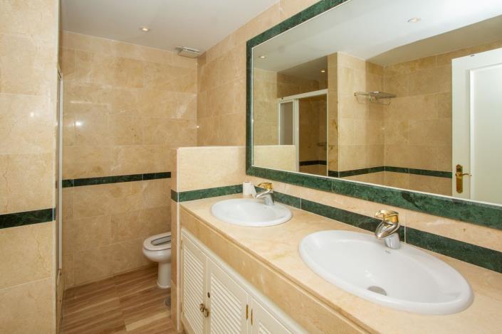 Image No.13-3 Bed Apartment for sale