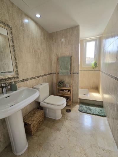 Image No.18-3 Bed Apartment for sale