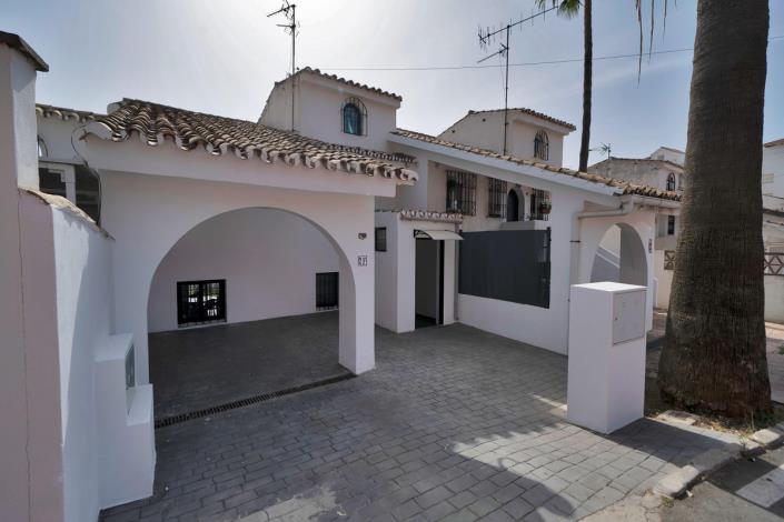 Image No.19-3 Bed Townhouse for sale