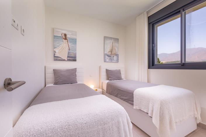 Image No.14-3 Bed Apartment for sale