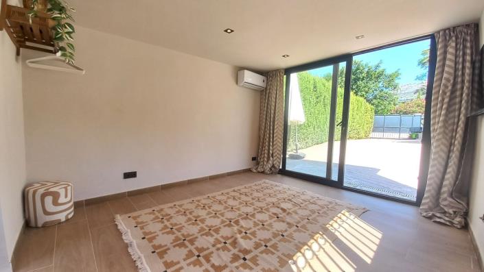 Image No.10-4 Bed Villa / Detached for sale
