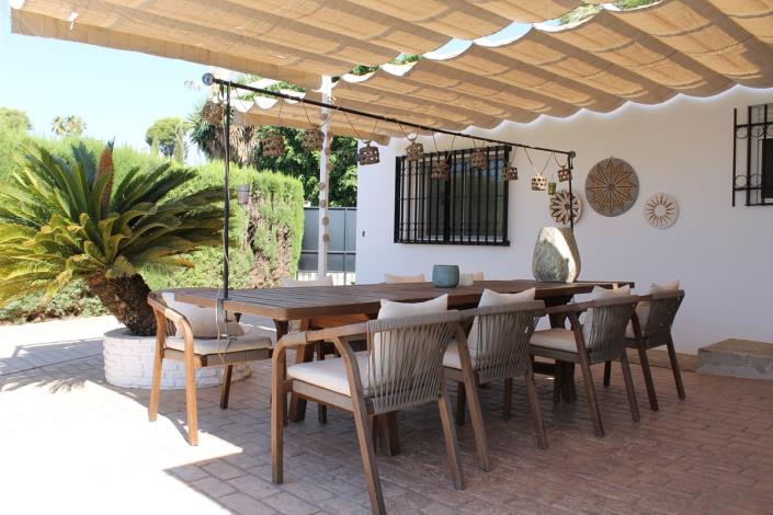 Image No.11-4 Bed Villa / Detached for sale