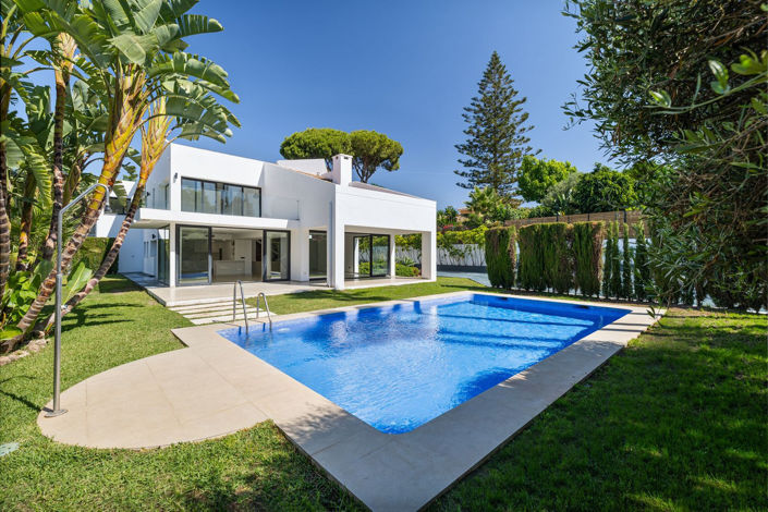 Image No.2-4 Bed Villa for sale