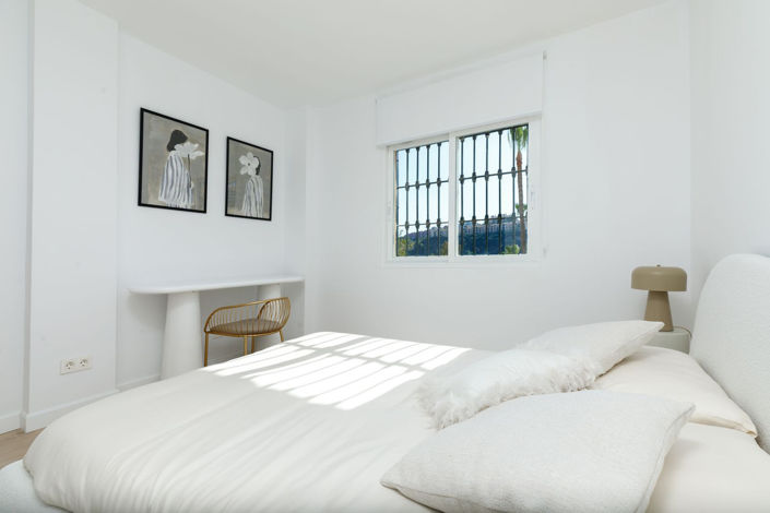 Image No.22-3 Bed Property for sale