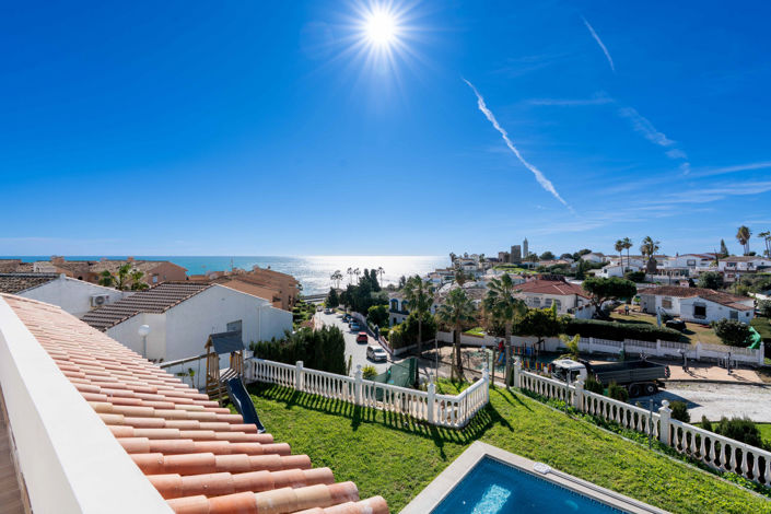 Image No.2-5 Bed Villa for sale