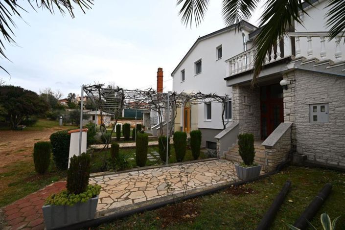 Image No.5-11 Bed Property for sale
