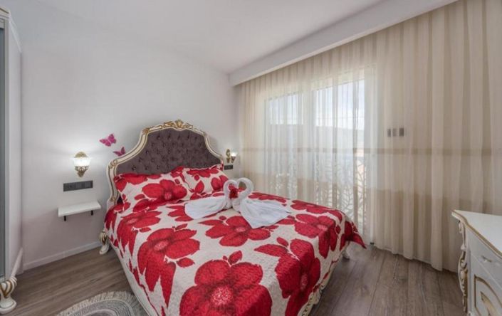 Image No.4-4 Bed Property for sale