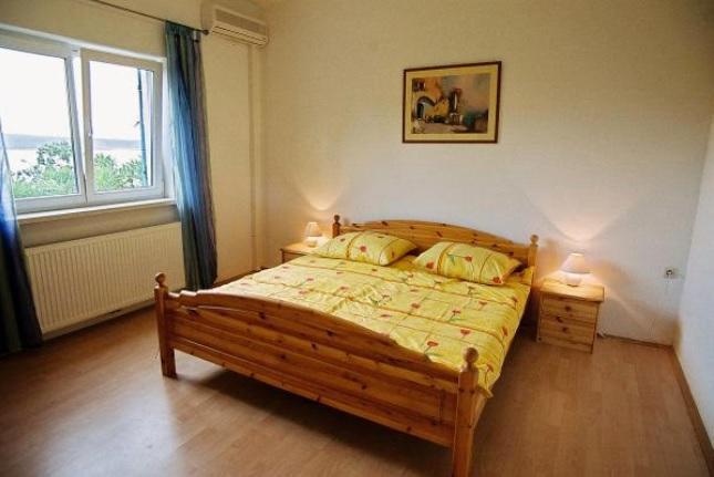 Image No.3-10 Bed Property for sale