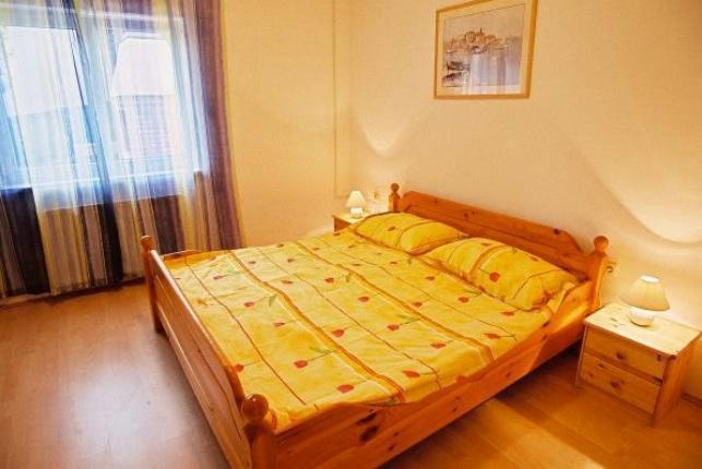 Image No.4-10 Bed Property for sale