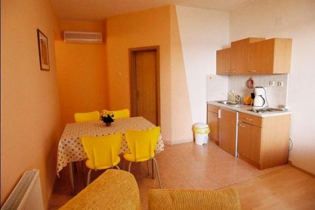 Image No.8-10 Bed Property for sale