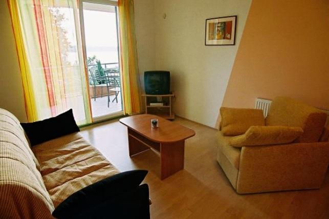 Image No.9-10 Bed Property for sale
