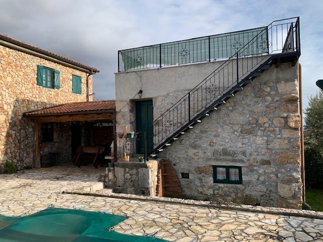 Image No.4-6 Bed Property for sale