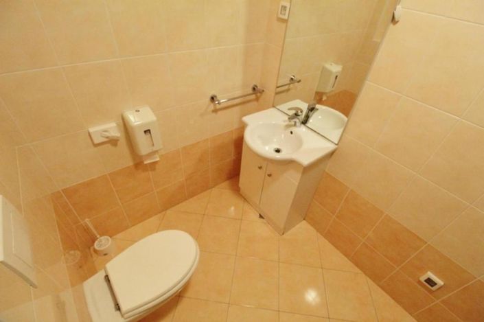 Image No.14-8 Bed Property for sale