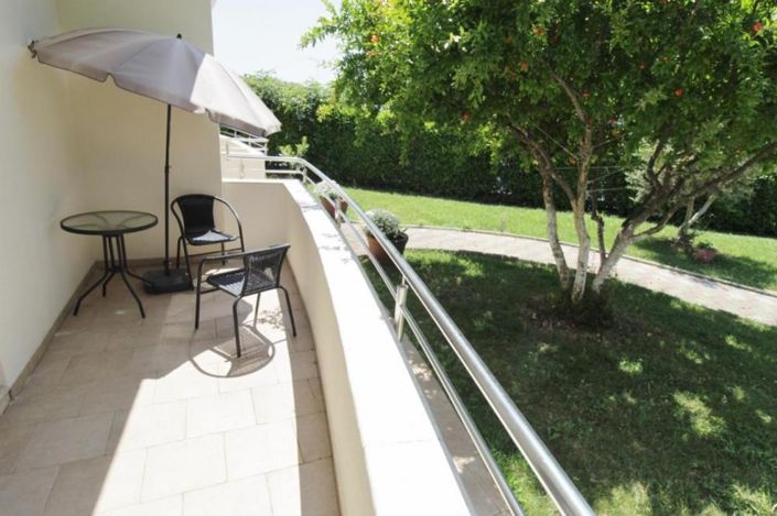 Image No.22-8 Bed Property for sale