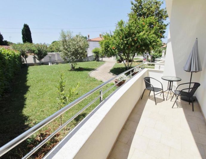 Image No.23-8 Bed Property for sale