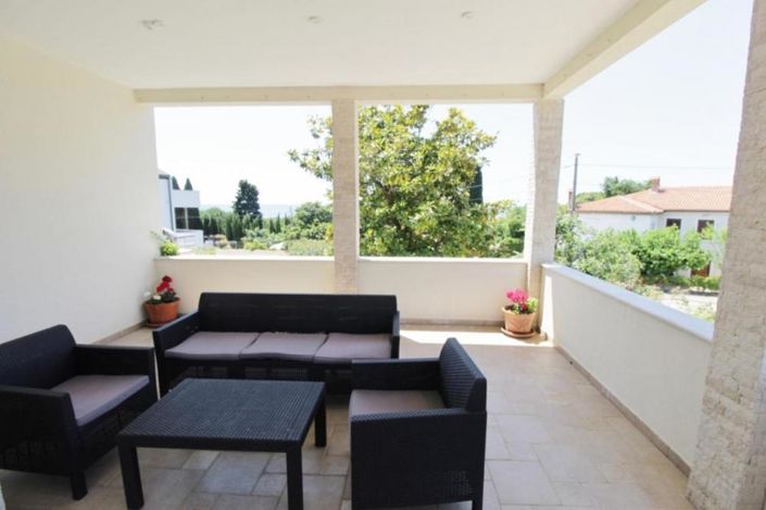 Image No.25-8 Bed Property for sale