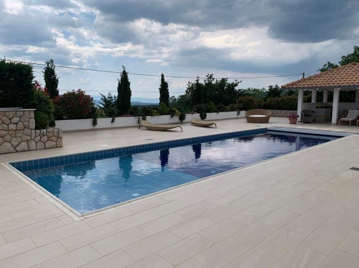Image No.5-5 Bed Property for sale