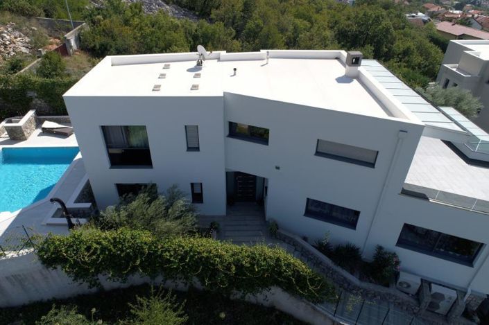 Image No.10-4 Bed Property for sale