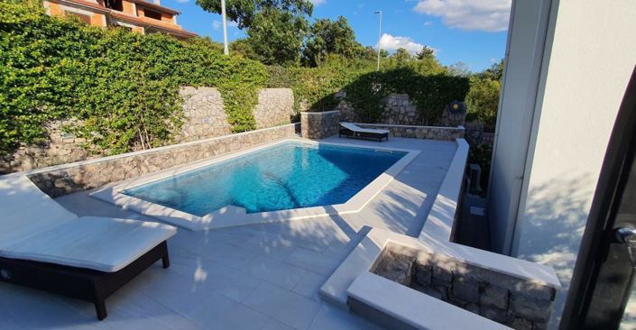 Image No.2-4 Bed Property for sale