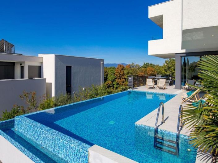 Image No.4-5 Bed Property for sale