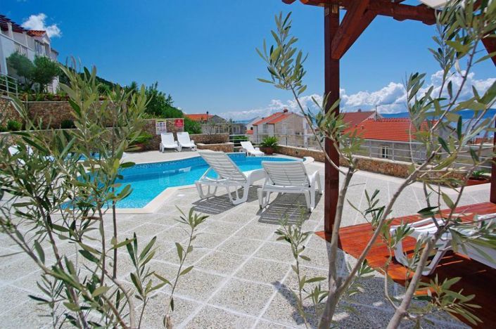 Image No.2-20 Bed Property for sale