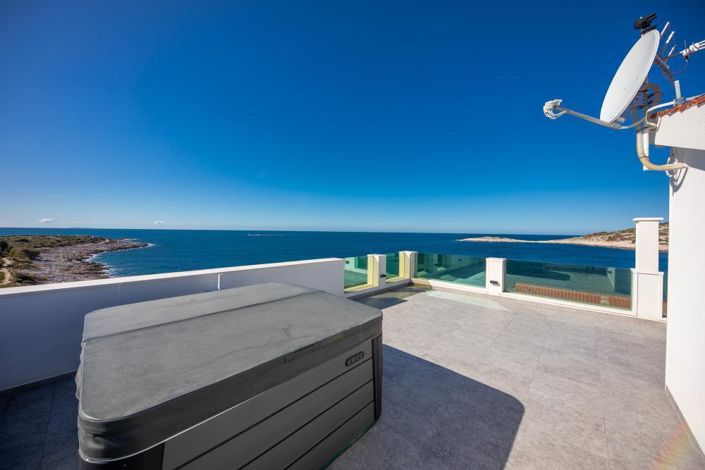 Image No.11-3 Bed Property for sale
