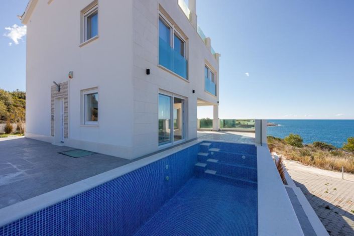Image No.4-3 Bed Property for sale