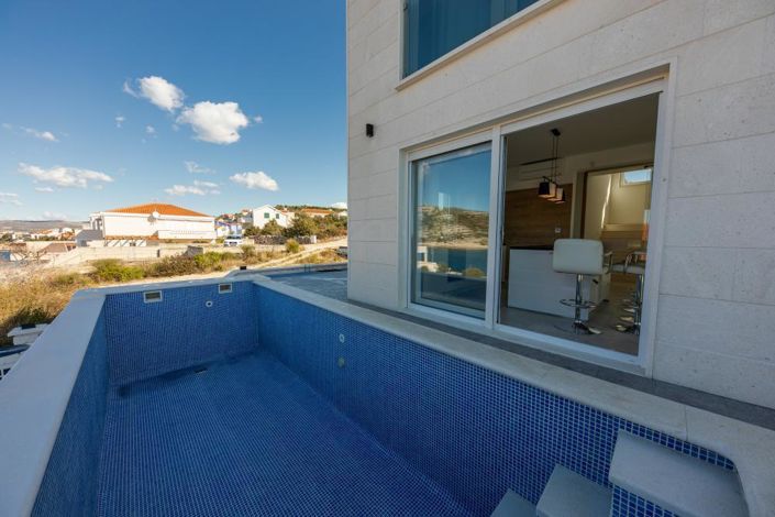Image No.5-3 Bed Property for sale