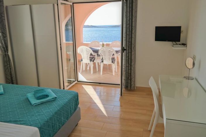 Image No.6-8 Bed Property for sale