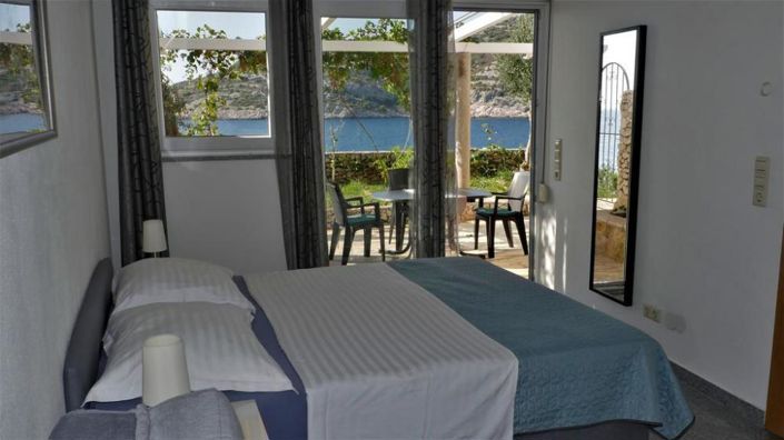 Image No.8-8 Bed Property for sale