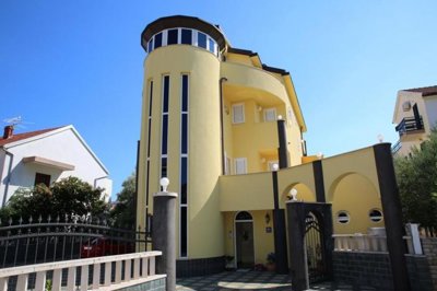 1 - Vodice, Property
