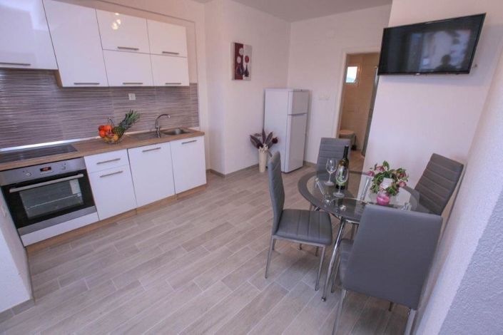 Image No.6-10 Bed Property for sale