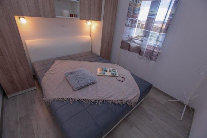 Image No.11-10 Bed Property for sale