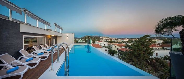Image No.14-5 Bed Property for sale