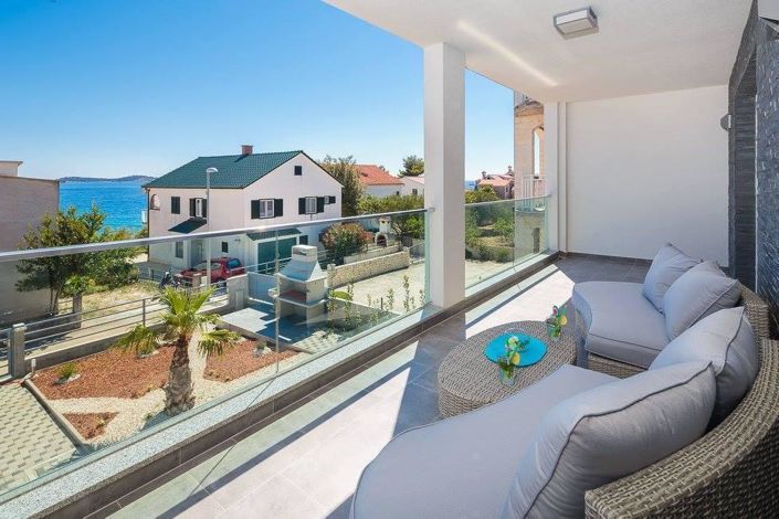 Image No.4-5 Bed Property for sale