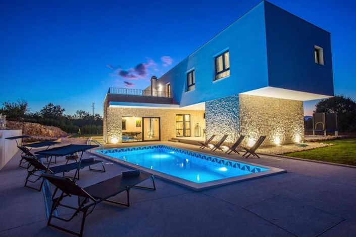 Image No.2-3 Bed Property for sale