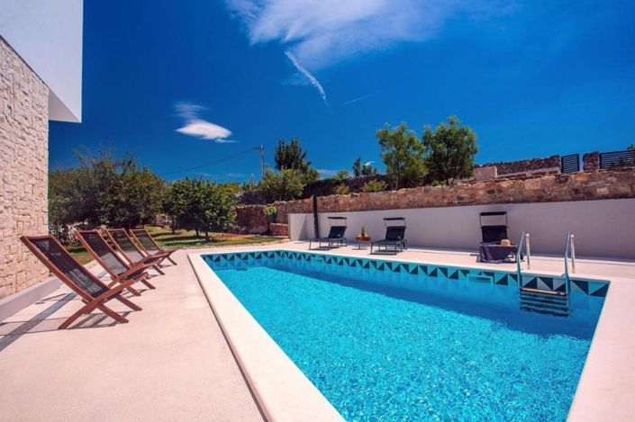 Image No.5-3 Bed Property for sale