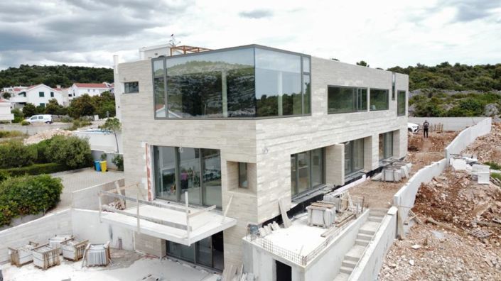 Image No.6-4 Bed Property for sale